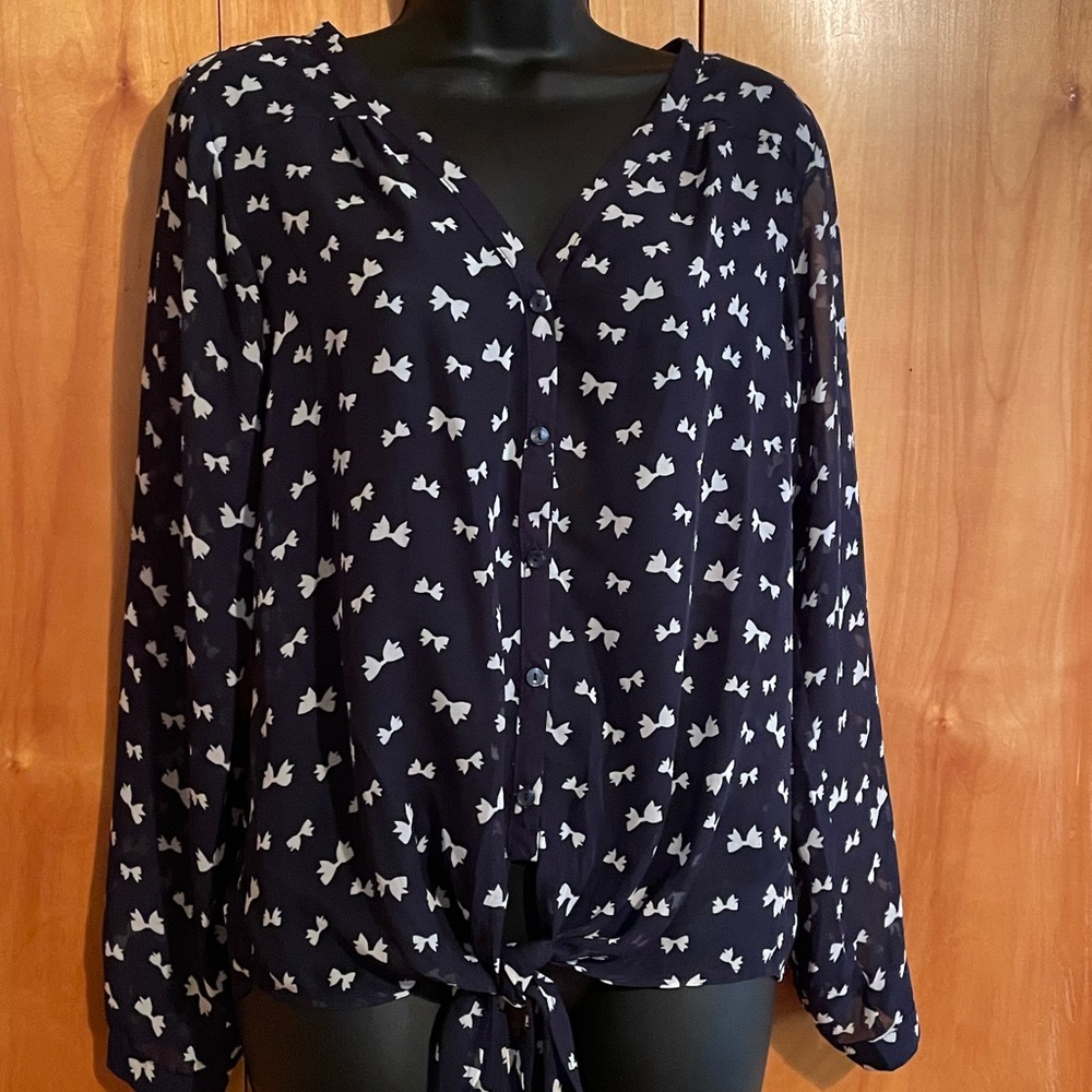 The Limited size small navy blouse